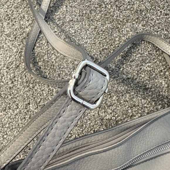 Roots Grey Bucket Crossbody Bag - Picture 11 of 13